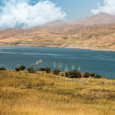 منظره بی نظیر دریاچه سد طالقان